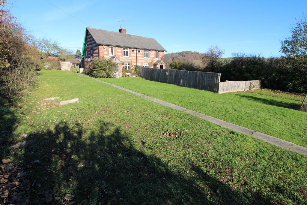 Property photo 2 of 32