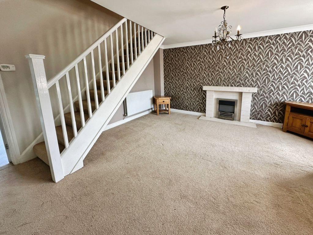 Property photo 3 of 17 Living Room