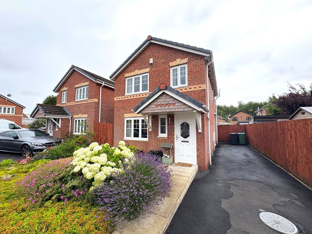 Property photo 1 of 20 42 Ancroft Drive