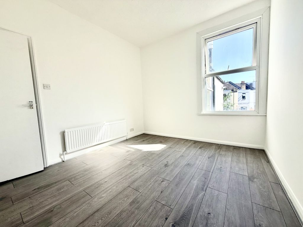 Property photo 2 of 10 5