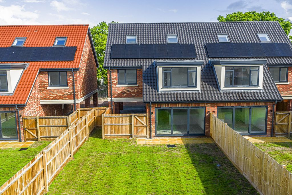 Property photo 2 of 28 Picture No. 45