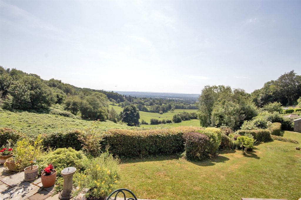 Property photo 3 of 19 Garden And Views