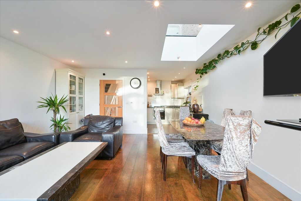 Property photo 2 of 16 Diceland Road (8).Jpg