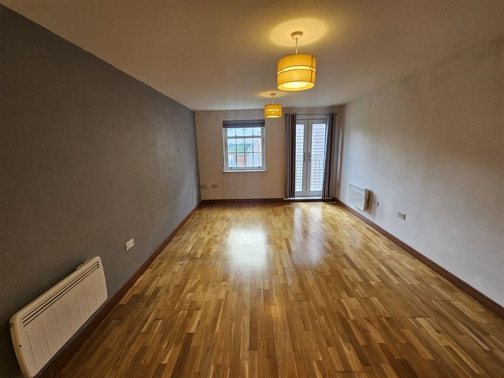 Property photo 3 of 12