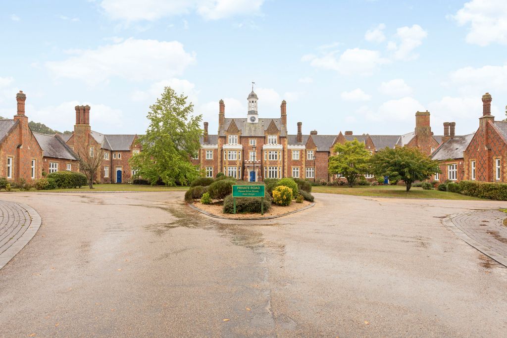 Property photo 2 of 10