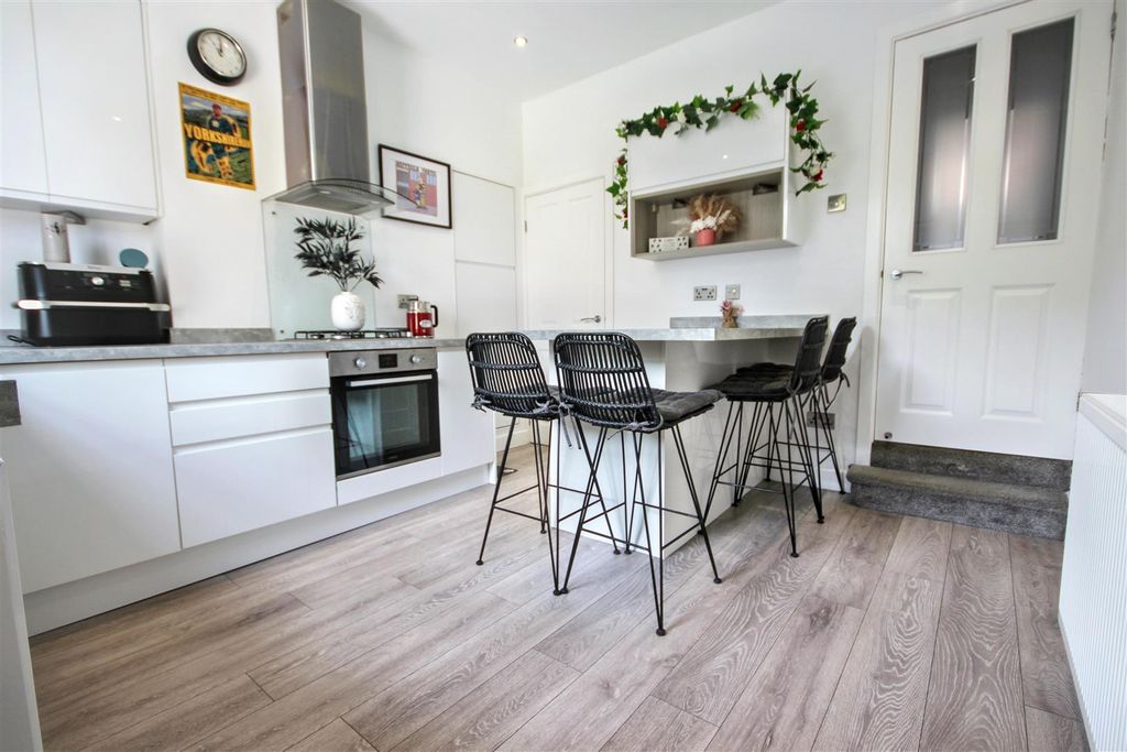 Property photo 2 of 17 Kitchen/Diner