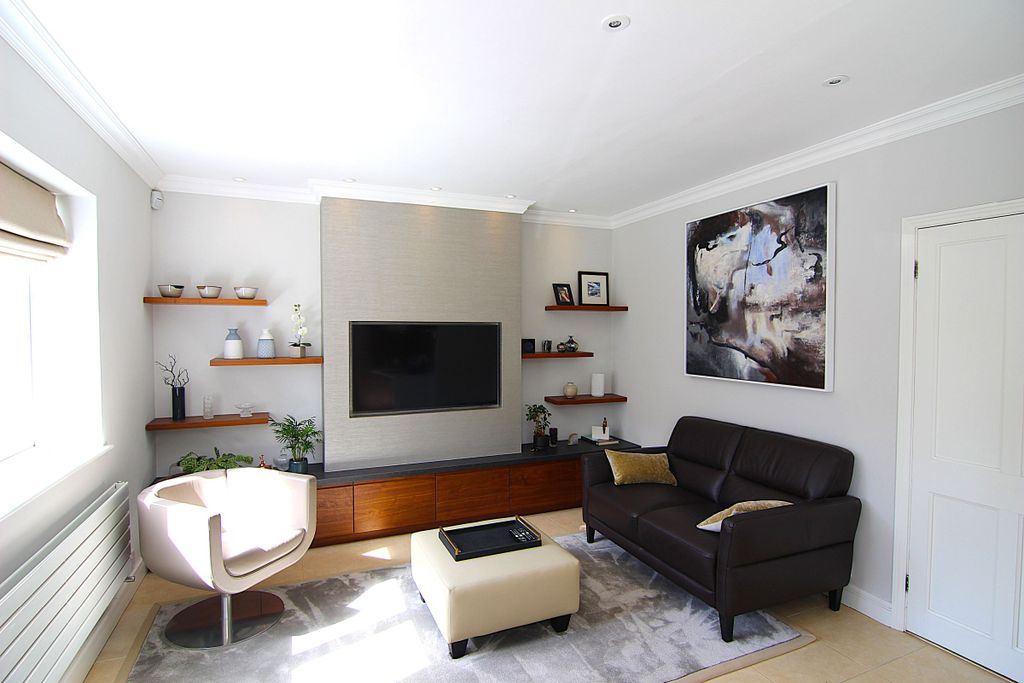 Property photo 3 of 27