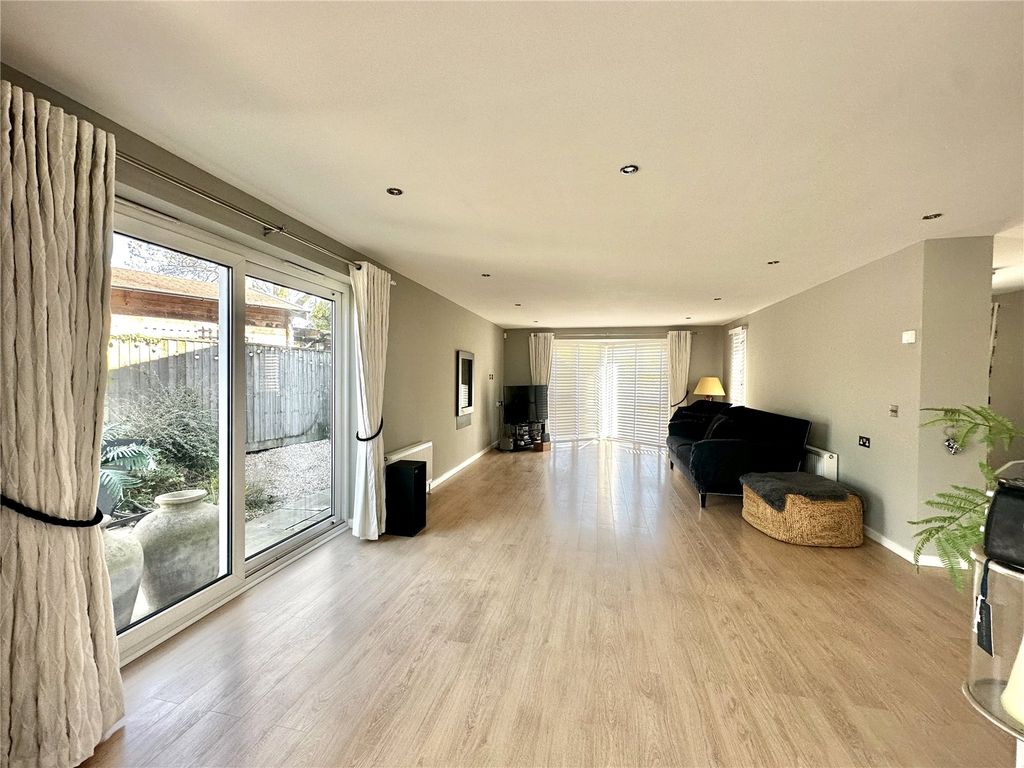 Property photo 3 of 12 Picture No. 25