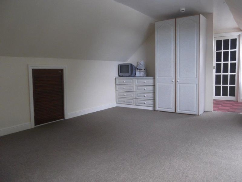 Property photo 3 of 6 Photo 5