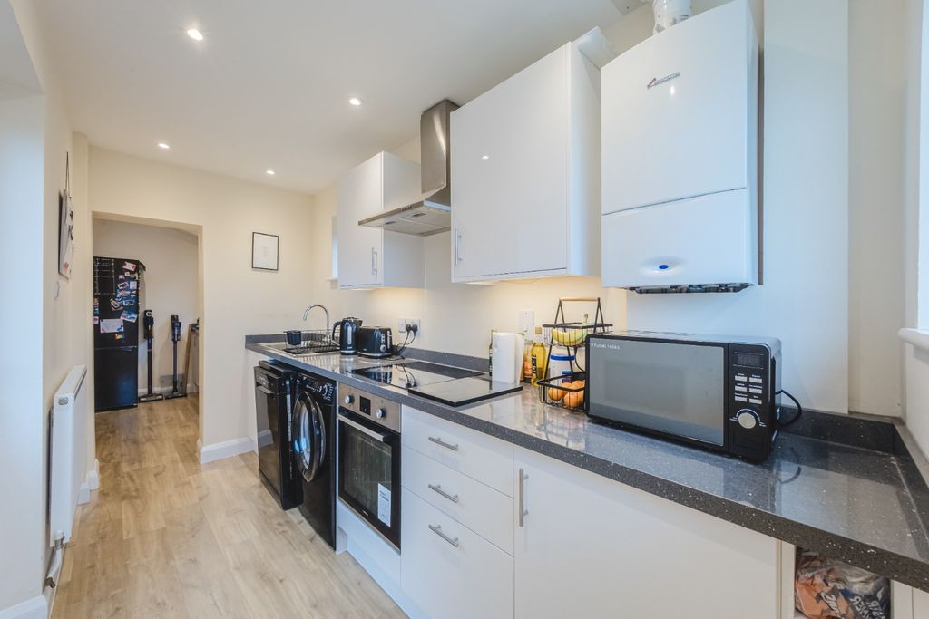 Property photo 3 of 26 4749722