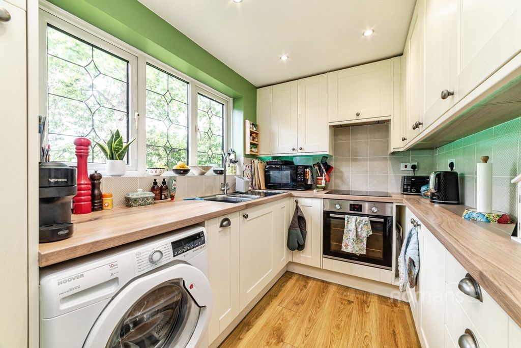 Property photo 2 of 10 Pbox-Img.Jpg