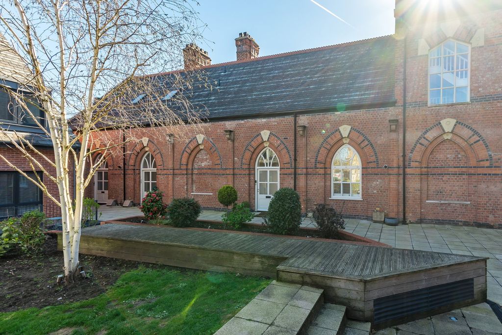 Property photo 2 of 14