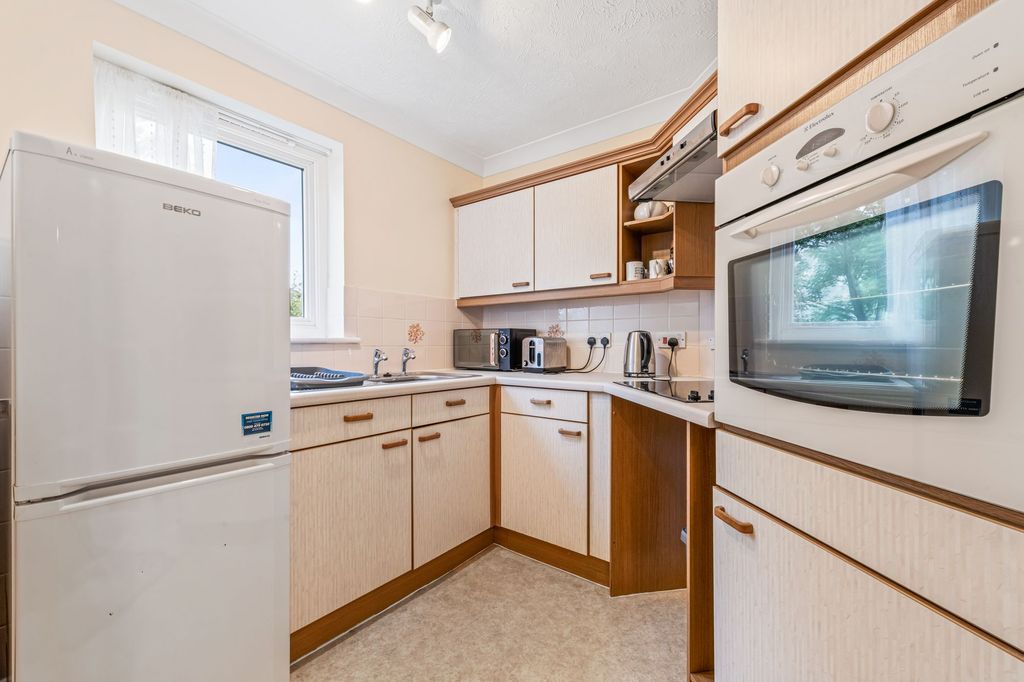 Property photo 3 of 14