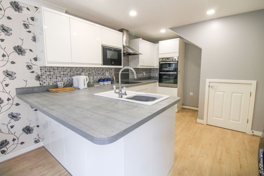 Property photo 3 of 18 Kitchen/Dining Room
