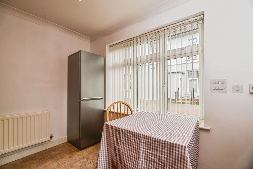 2 bed flat for saleThe Ladle, Middlesbrough TS4 photo 5