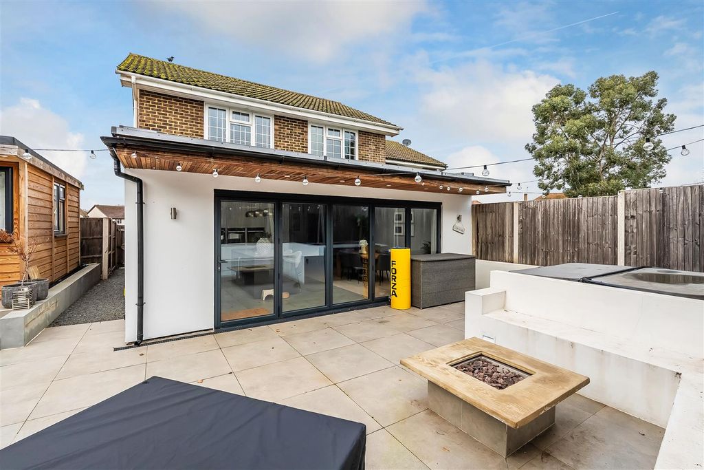 Property photo 2 of 17 Wanderings-25.Jpg