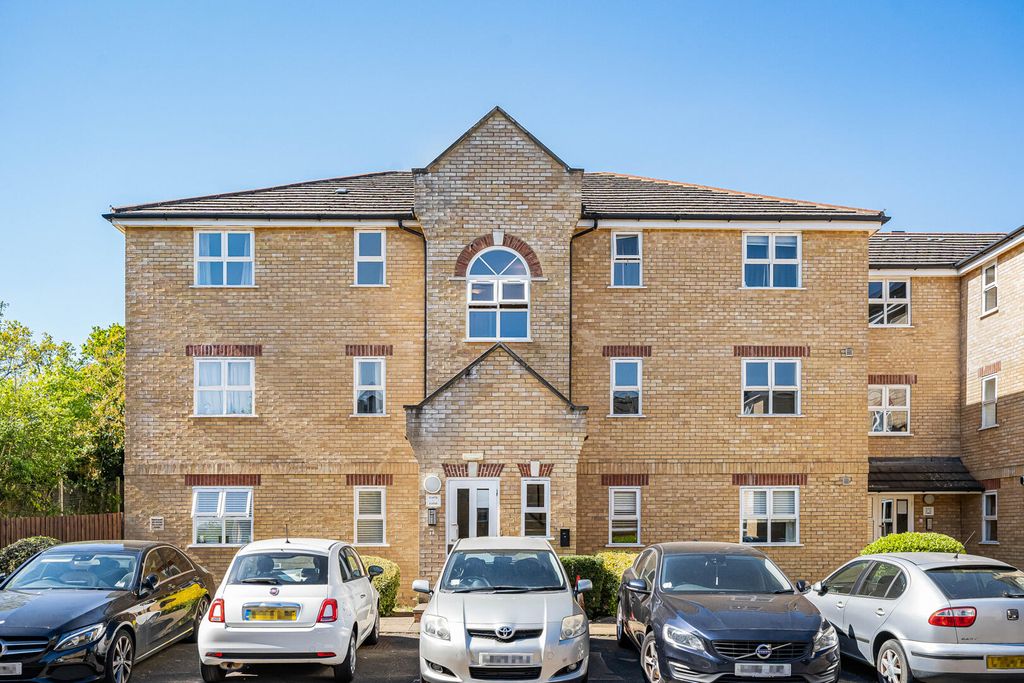 Property photo 1 of 18 Front (Exterior)