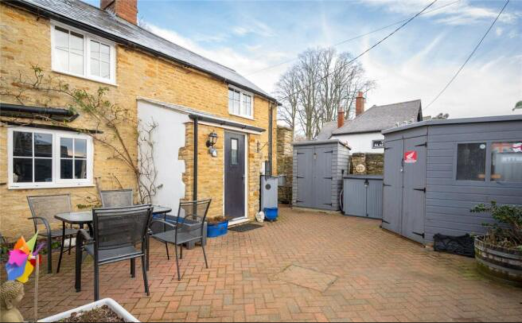Property photo 1 of 17