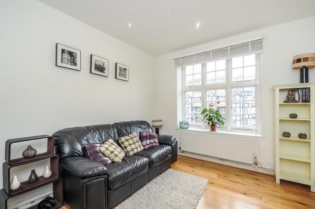 Property photo 2 of 10 Internal View