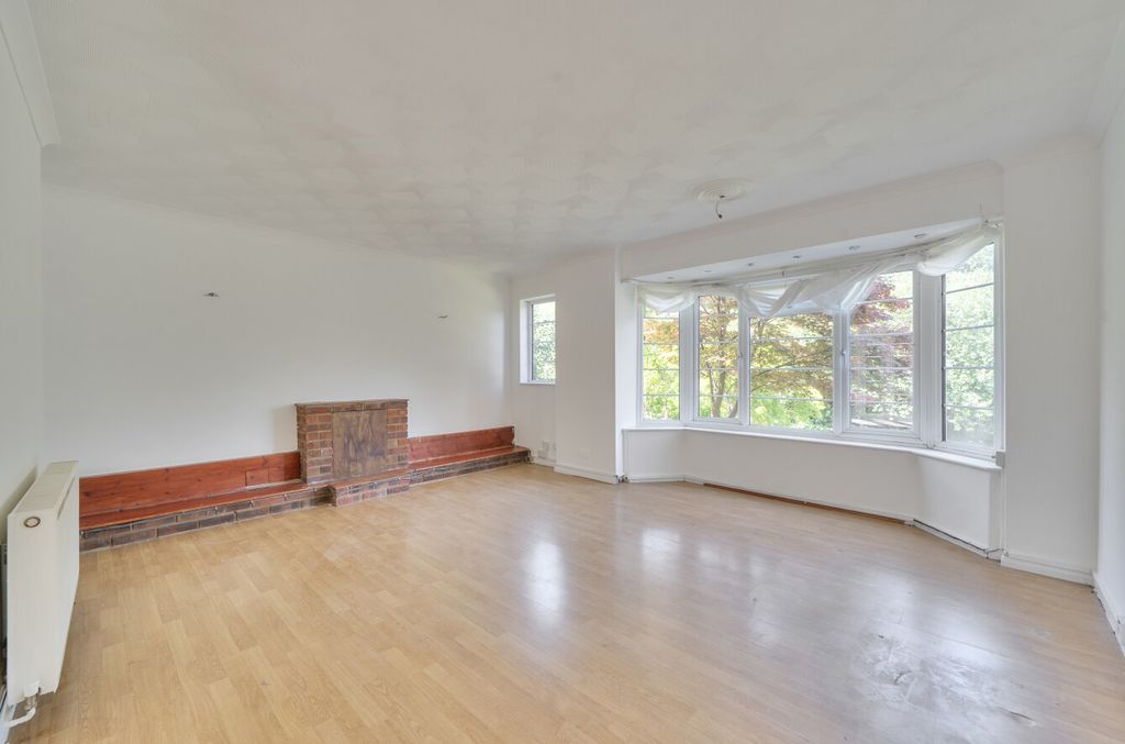 Property photo 2 of 12 1483528-2-6A3Bf6B...