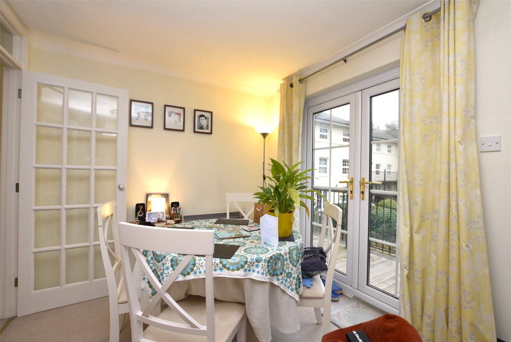 Property photo 3 of 9 Dining Area