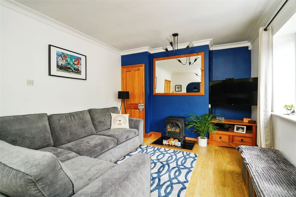 Property photo 2 of 16 Picture No. 12