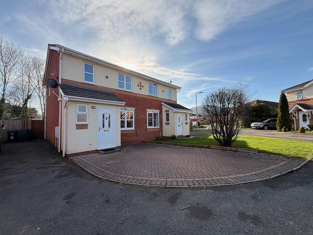 Property photo 1 of 20 Front