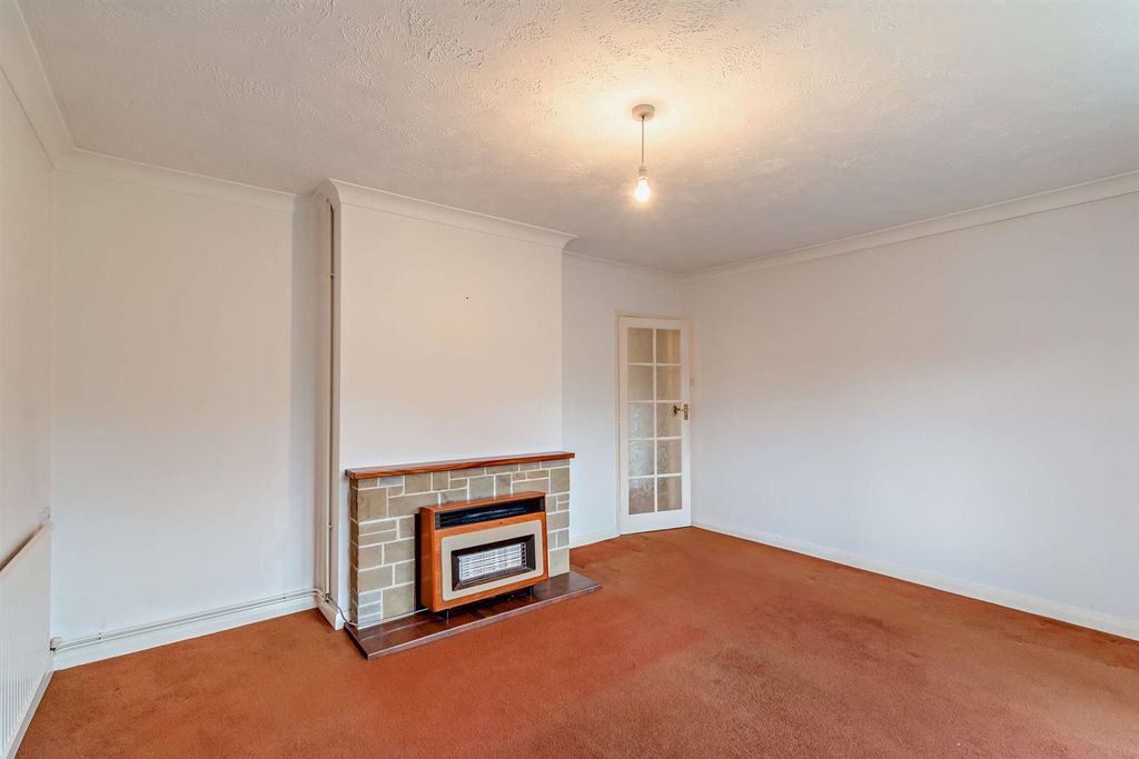 Property photo 3 of 15 8628200-Interior07-800.Jpg