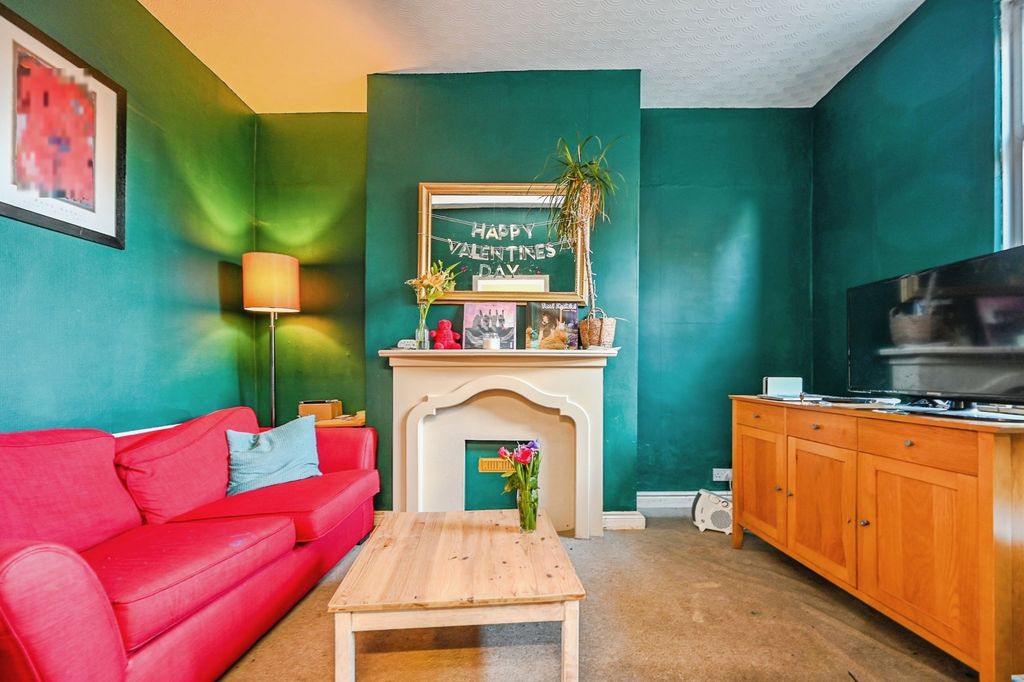 Property photo 3 of 9 Pbox-Img.Jpg