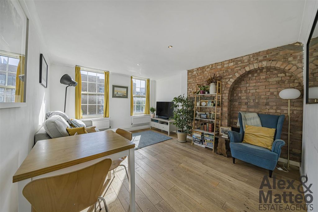Property photo 1 of 25 Oliver House