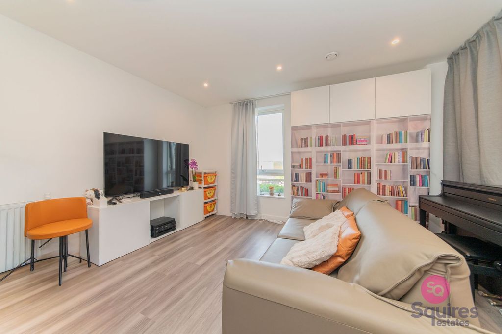 Property photo 3 of 27