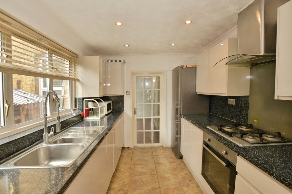 Property photo 1 of 15 Kitchen
