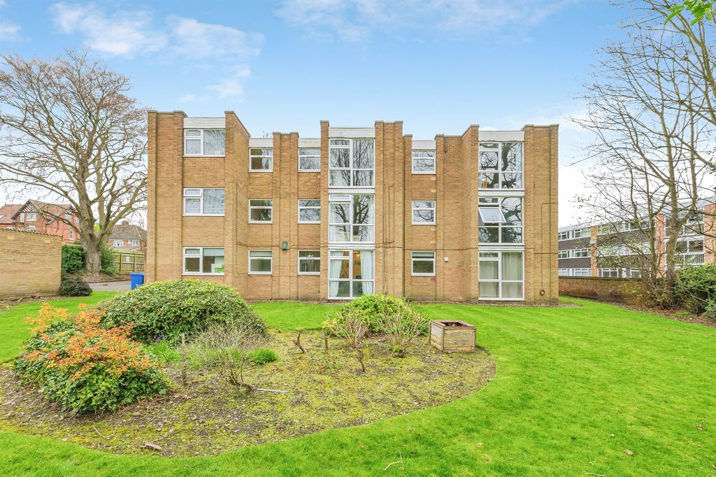 Property photo 1 of 17