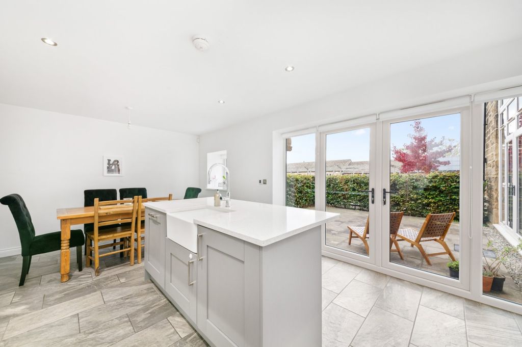 Property photo 3 of 44 Picture No. 14