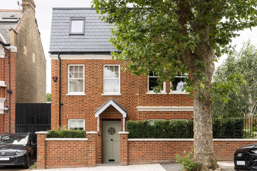 Property photo 1 of 20