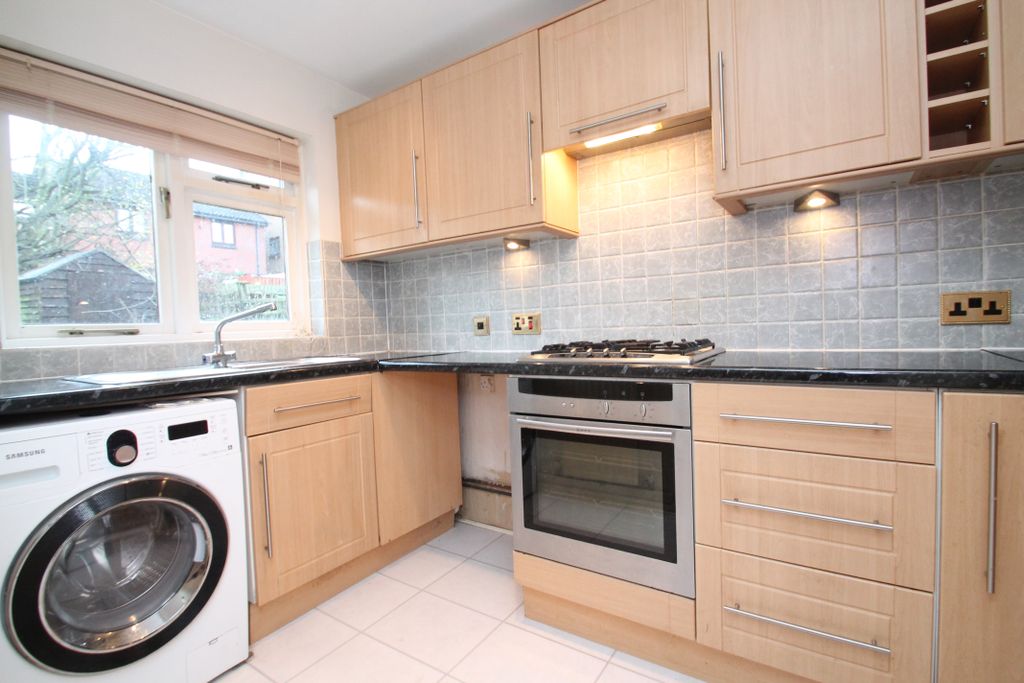 Property photo 2 of 9 Kitchen