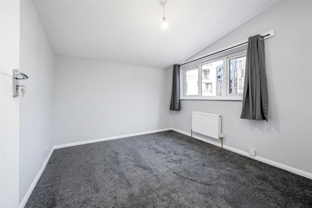 Property photo 3 of 11 57 Stuart Road (11).Jpg