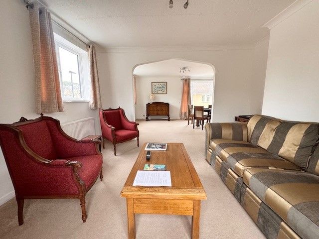 Property photo 2 of 7 Living Room
