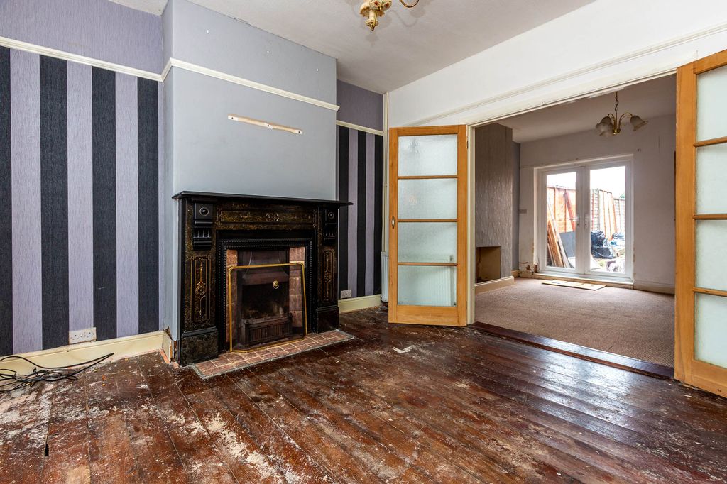 Property photo 2 of 14 Lounge Area