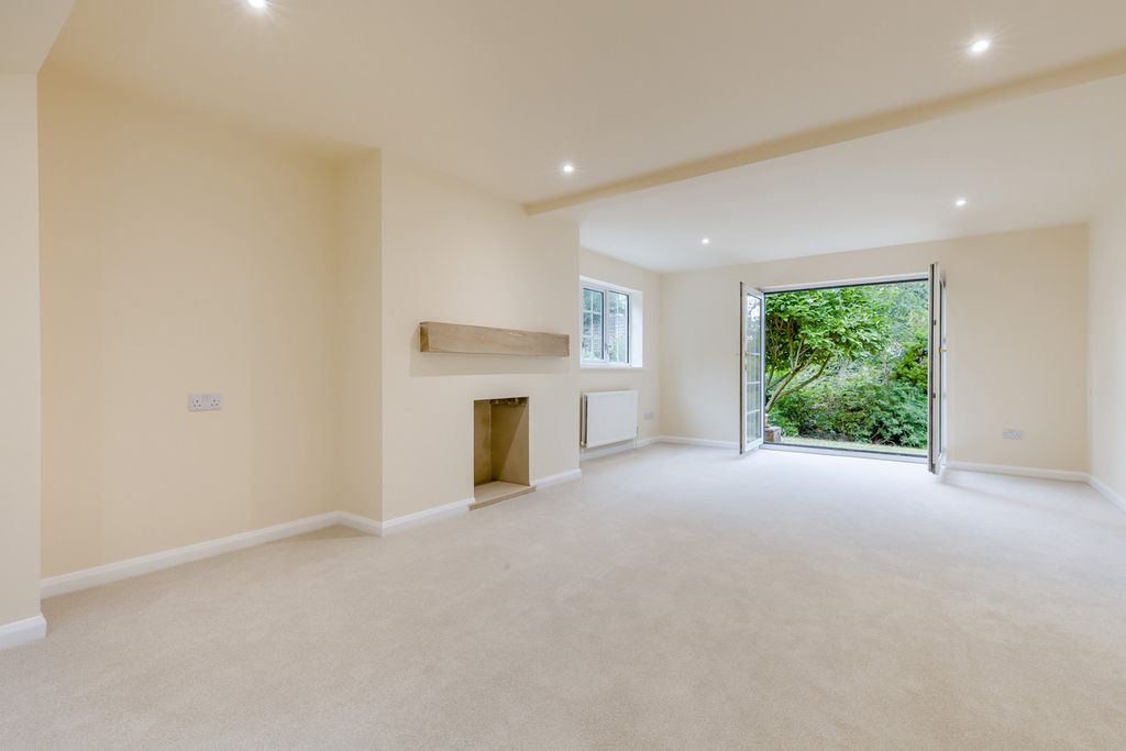 Property photo 2 of 29