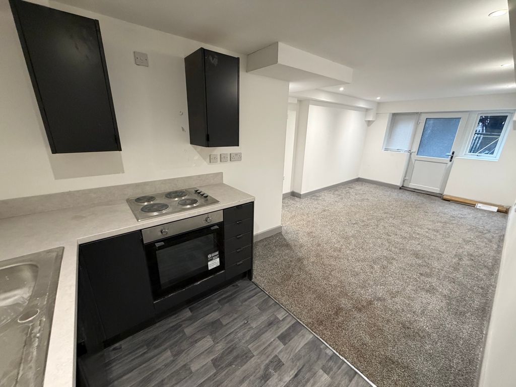 Property photo 2 of 8 Image