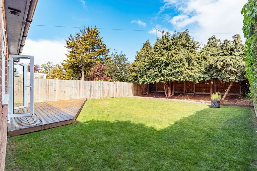 Property photo 2 of 20