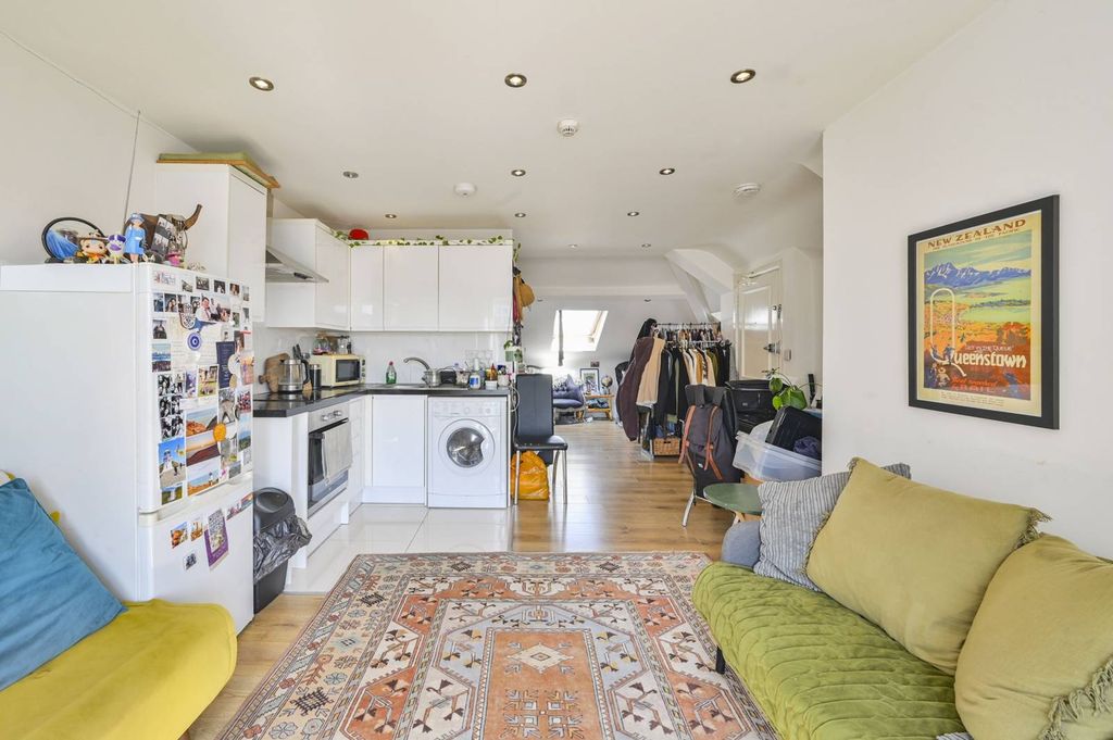 Property photo 3 of 7