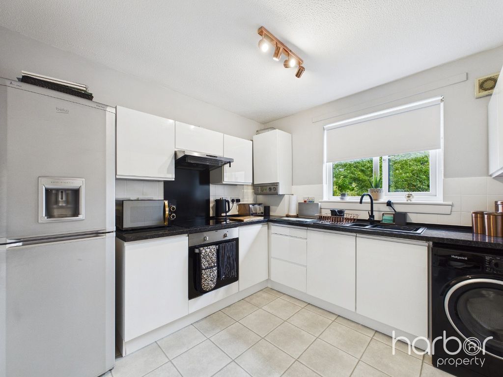 Property photo 3 of 11 5352454