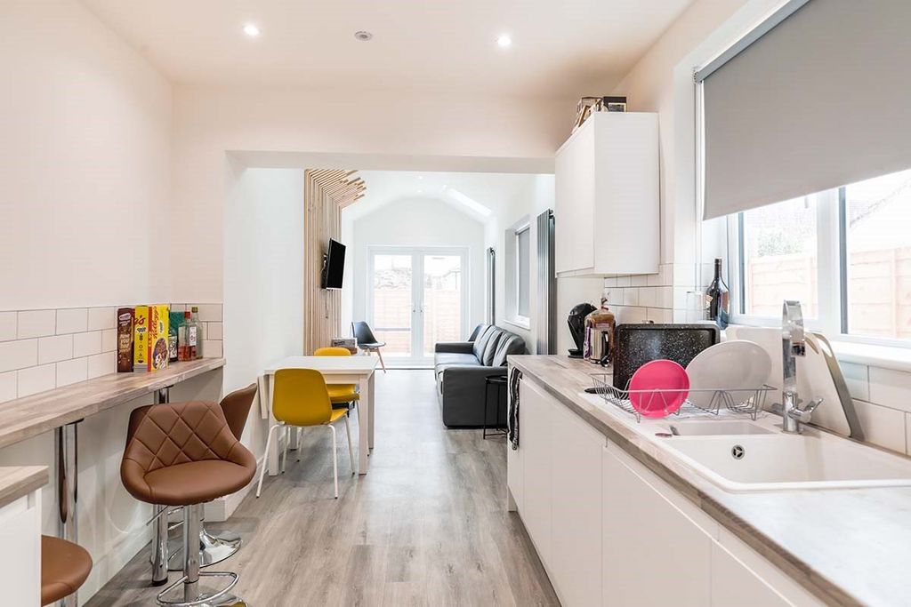 Property photo 3 of 9 Picture No. 17