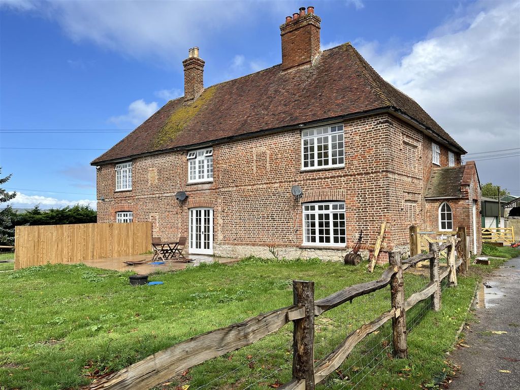 Property photo 1 of 17 Front.Jpeg