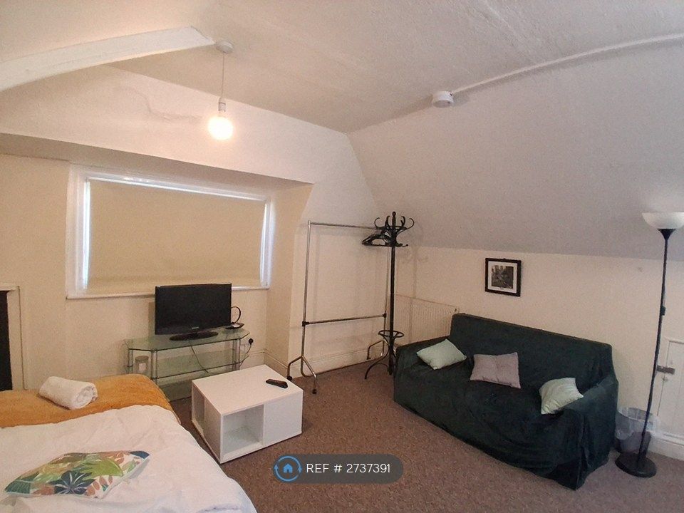 Property photo 1 of 28