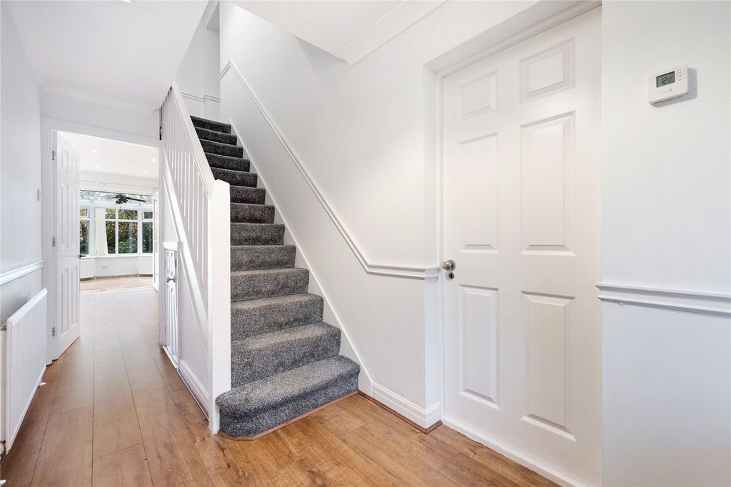 Property photo 3 of 16 Hallway