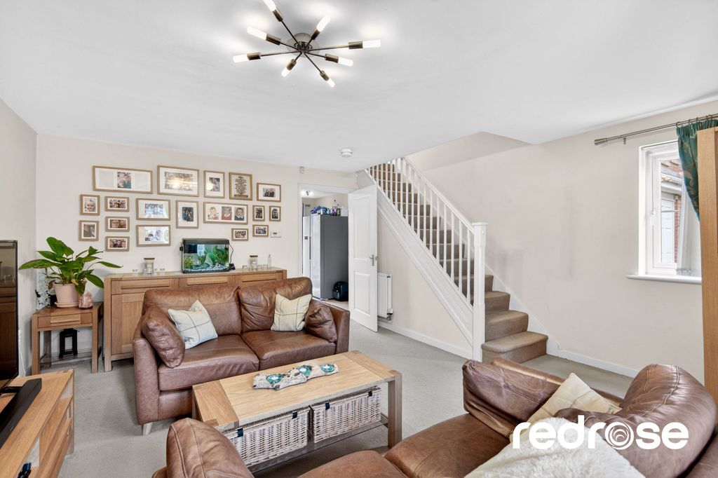 Property photo 3 of 12 Web_10 Holland House Way - Photos-15