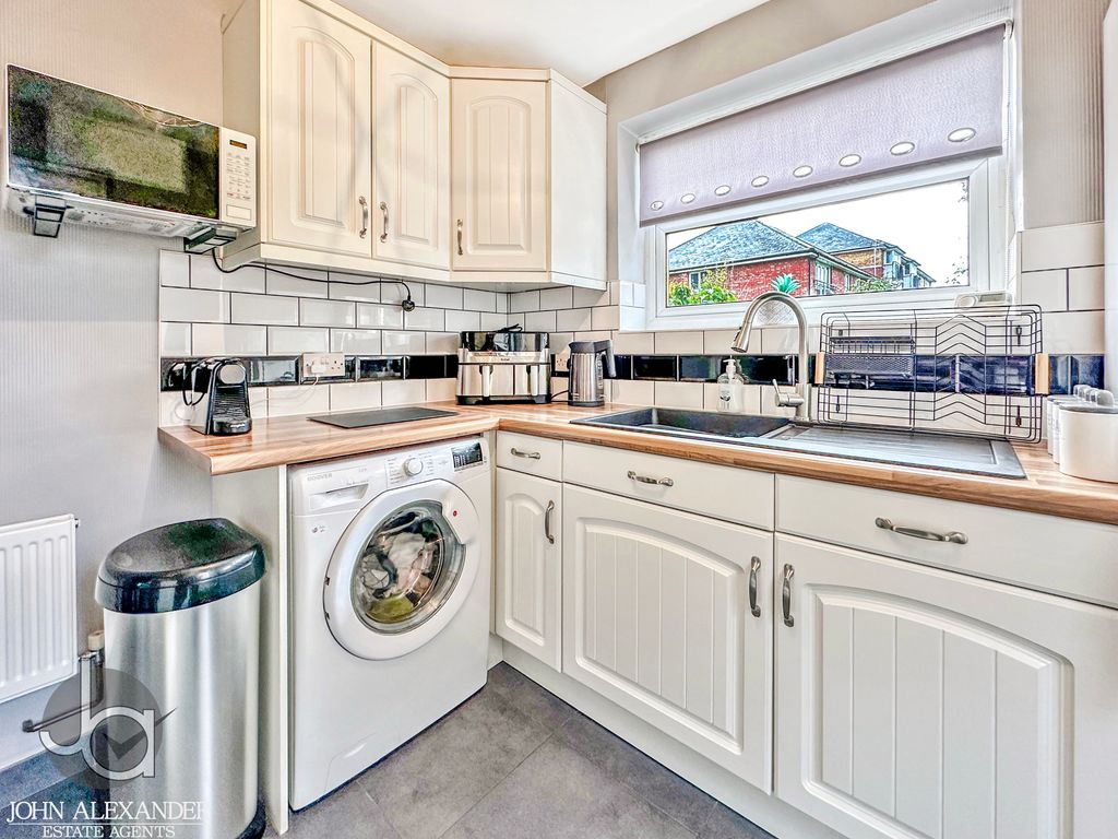 Property photo 3 of 17 20251022_101407963_0.5